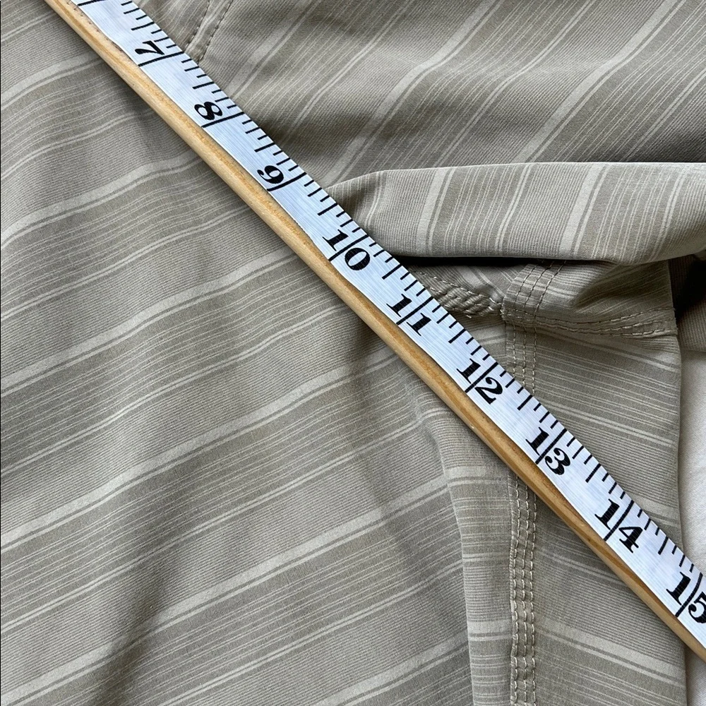 O’Neill Crossover khaki board shorts 34